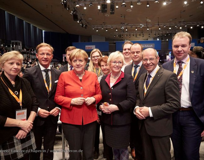 Delegierte des Kreisverbandes Paderborn mit der neugewählten Bundesvorsitzenden Dr. Angela Merkel
